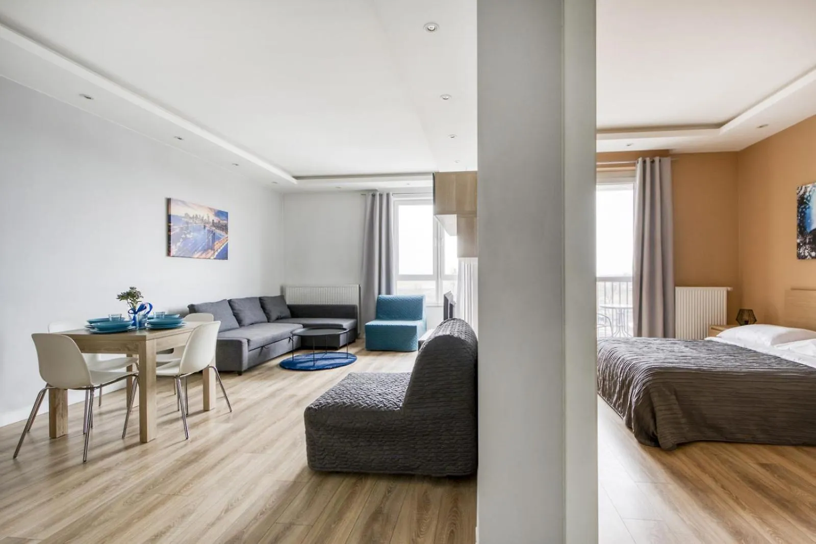 In Apartments Okecie Warsaw