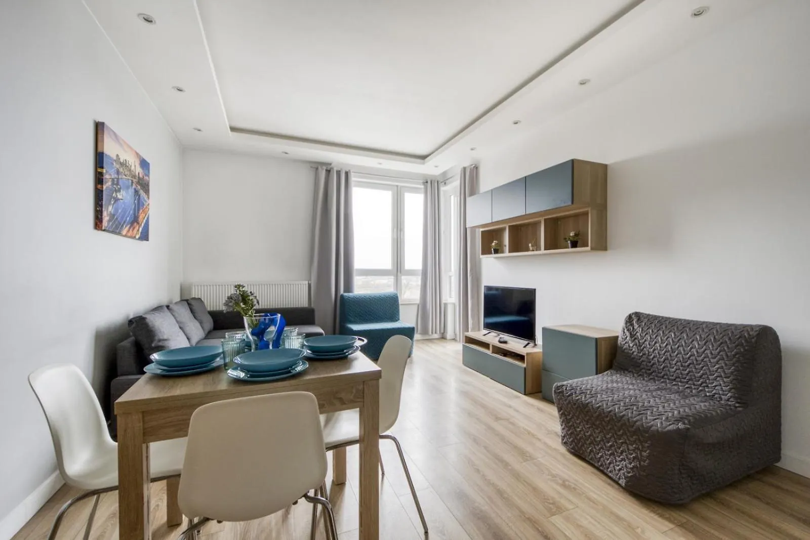 In Apartments Okecie Warsaw